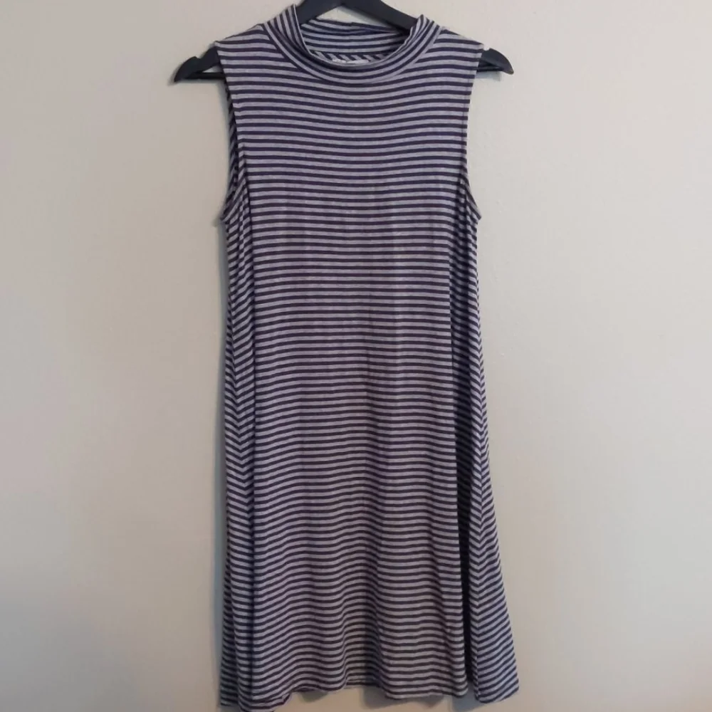 Striped sleeveless high neck swing dress Small - Picture 6 of 6